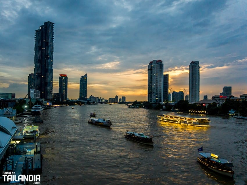 Puente Rey Taksin en Bangkok
