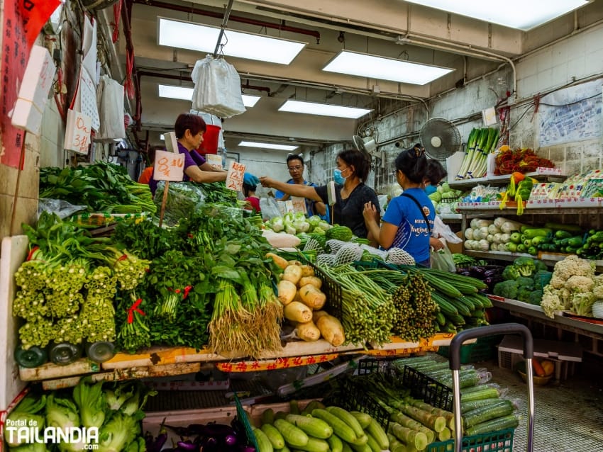 Verduras en mercado Chun Yeung de Hong Kong