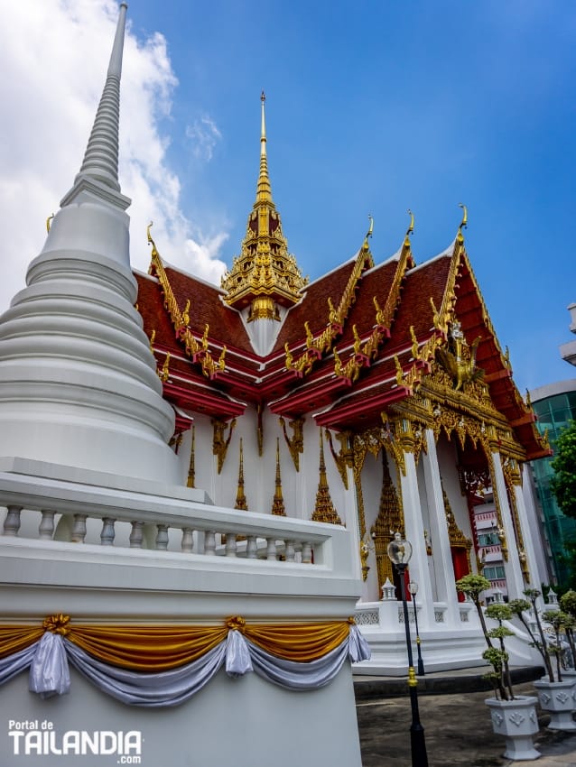 Explorando el Wat Devaraj Kunchon de Bangkok
