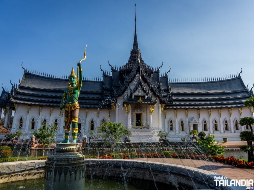 Fuente templo Sanphet Prasat