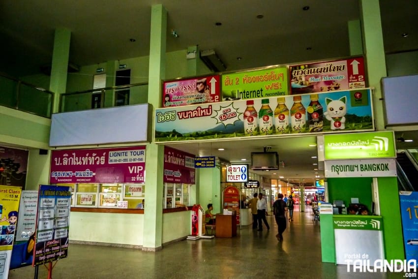 Interior estación autobús Chiang Mai