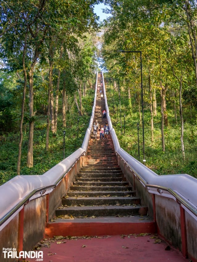 Monte en la ciudad de Buriram