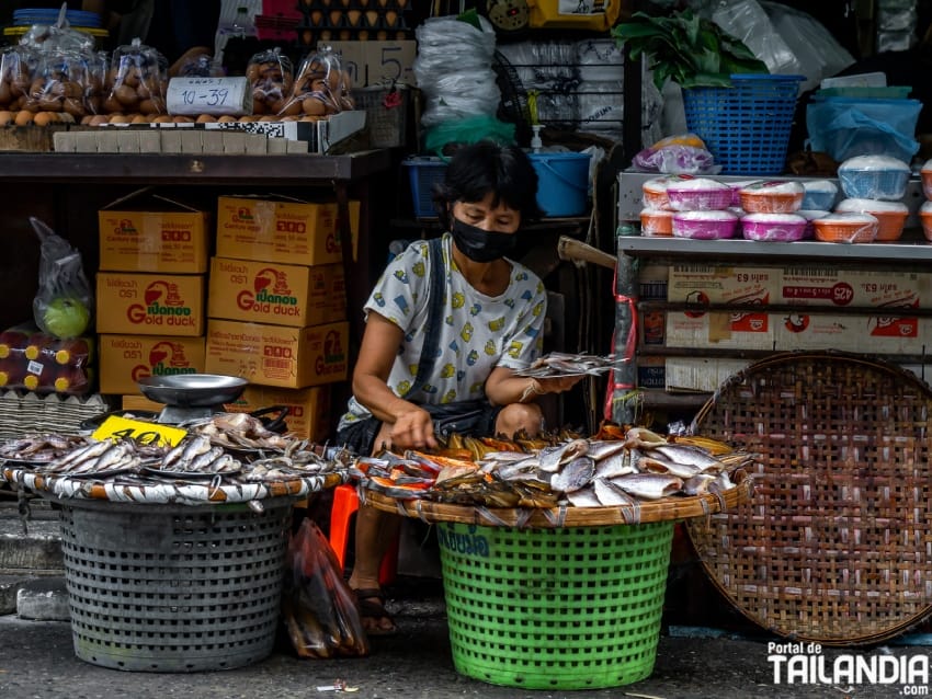 Pescado seco en merado de Huay Khwang
