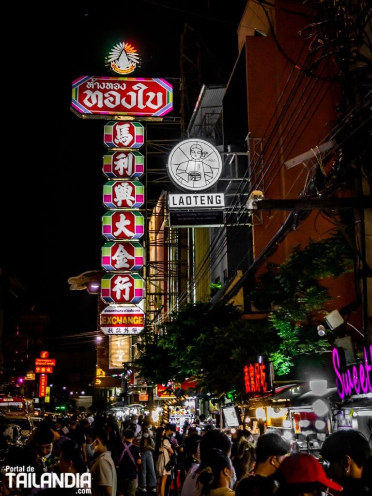 Recorriendo el Mercado nocturno Chinatown Bangkok