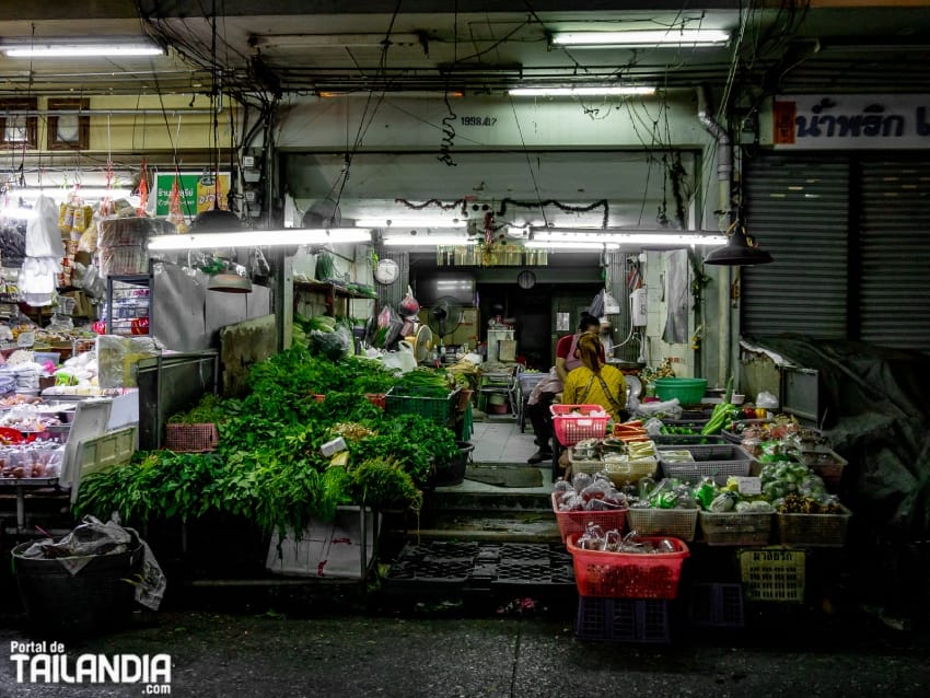 Verdura en el mercado de Bangkok