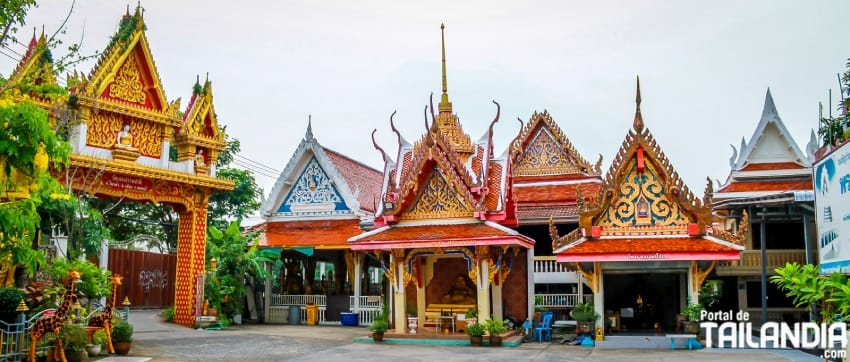 Visitando el Wat Daeng Thammachat en Nonthaburi