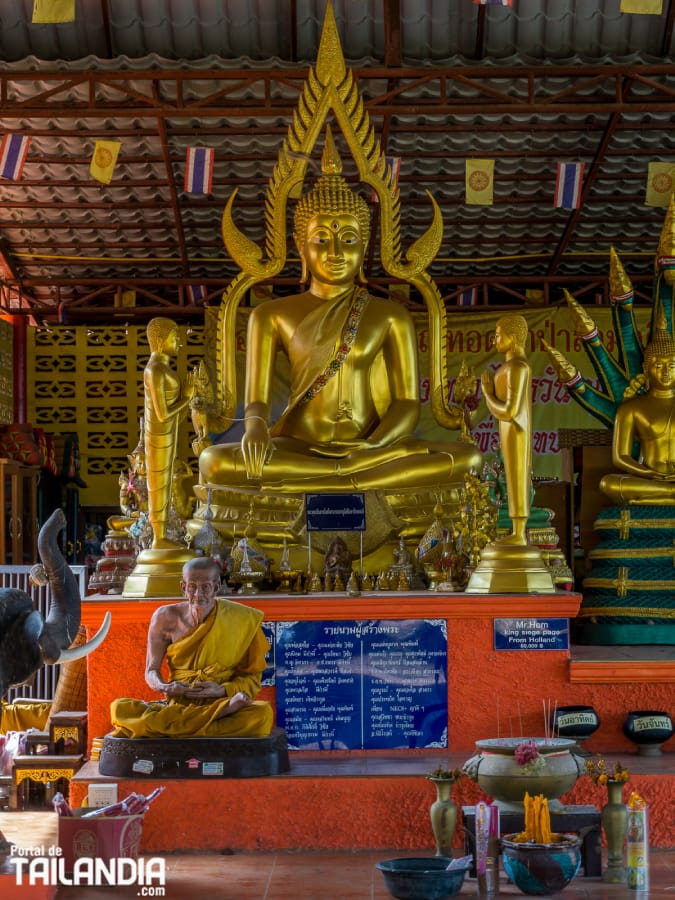 Buda en templo Wat Pa Chai Wararam