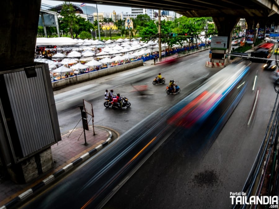 Llegando en Autobús al mercado de Ramkhamhaeng