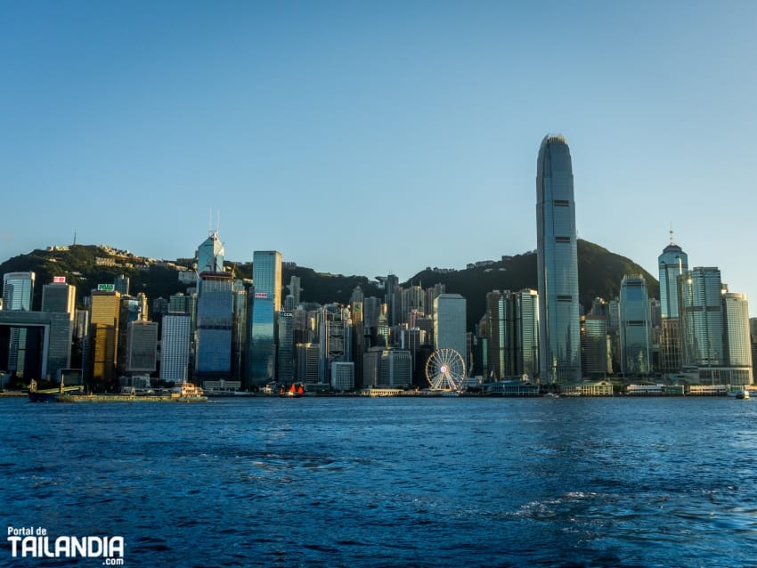 Paseando por la Avenida de las estrellas en Hong Kong