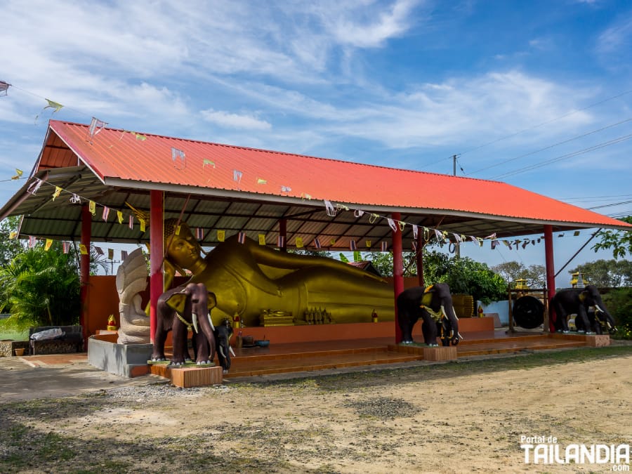 Tranquilidad en Wat Pa Chai Wararam de Buriram
