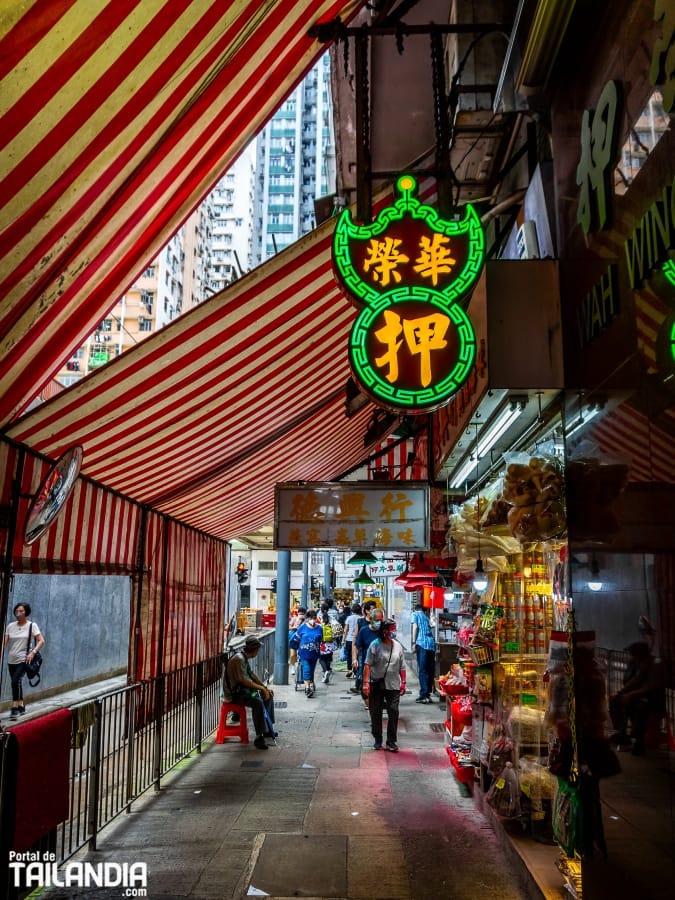Visitando las calles de la metrópolis de Hong Kong