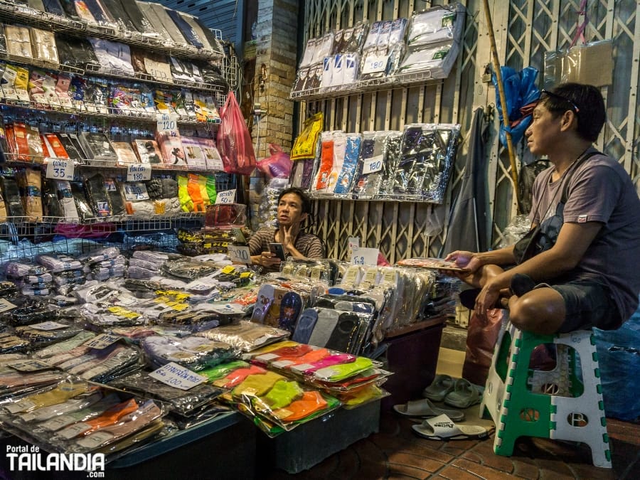 Buscando buenas compras nocturnas en Sampeng