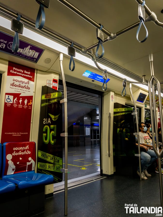 Recorriendo Bangkok en metro