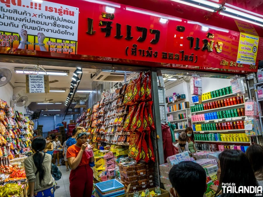 Tiendas en Sampeng market de Bangkok