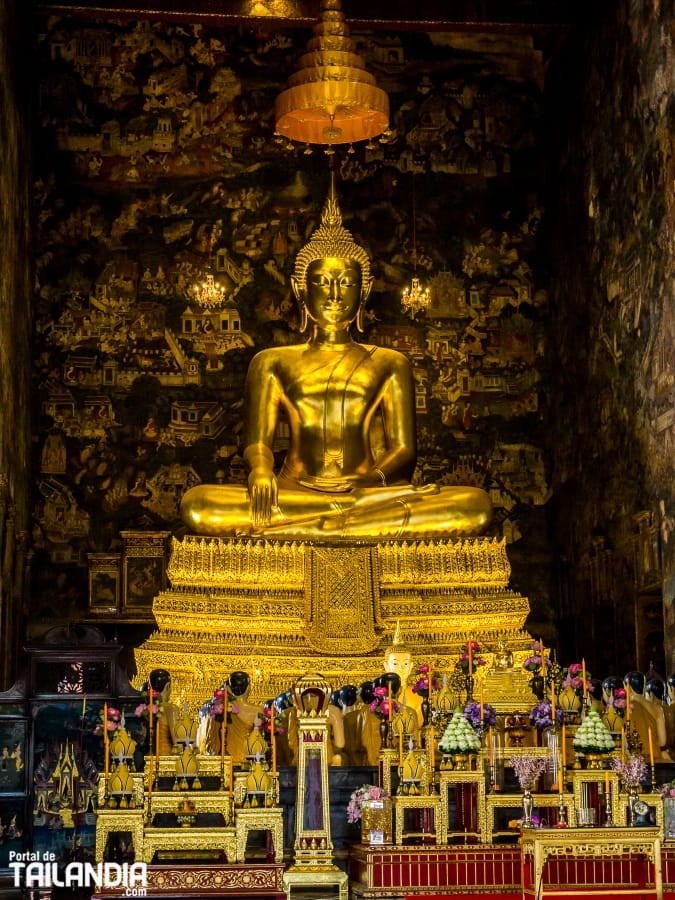 Buda del templo Wat Suthat en Bangkok