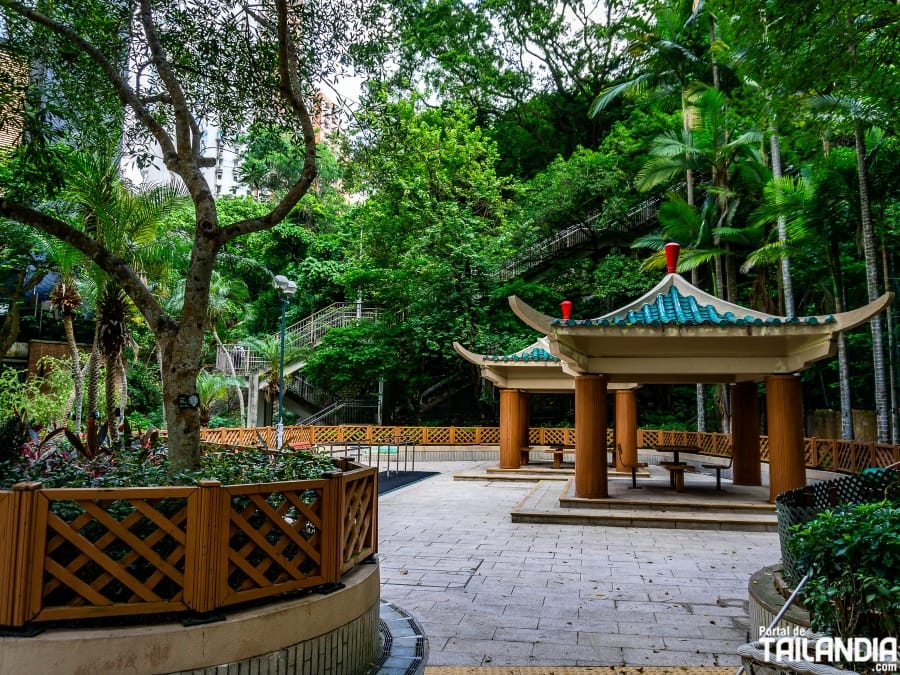 Exterior del templo Lin Fa Kung en Hong Kong