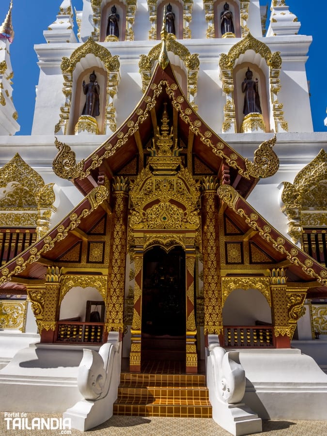Visitando el templo Santitham de Chiang Mai
