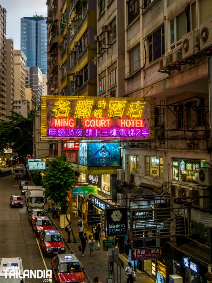 Explorando la zona de Wan Chai en Hong Kong