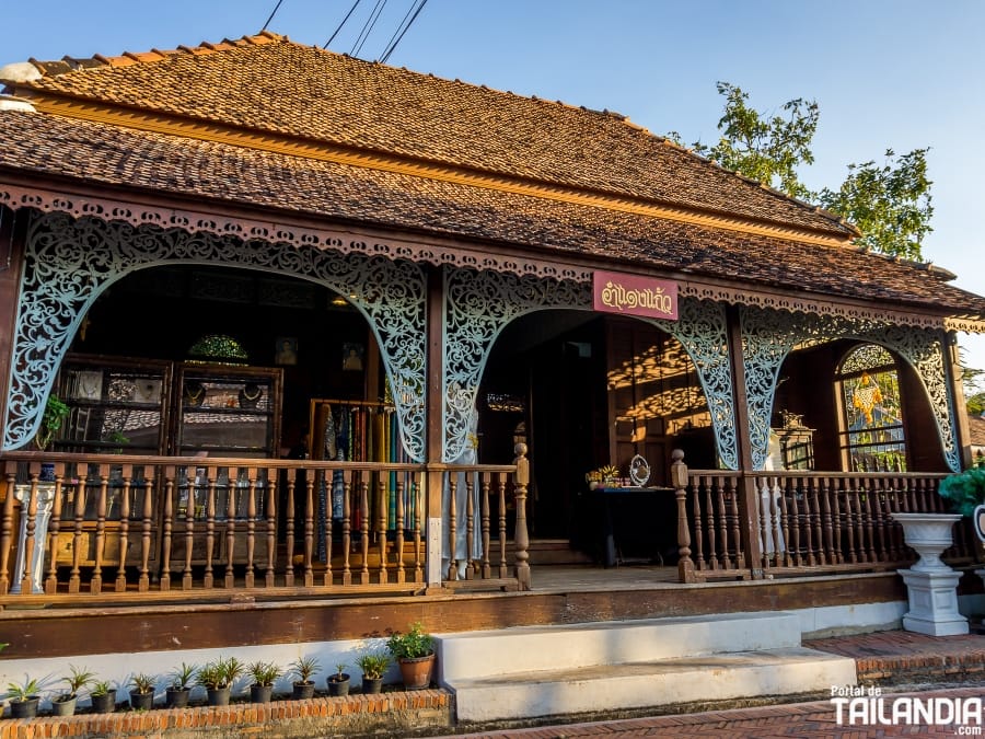 Old houses in market town Ancient Siam