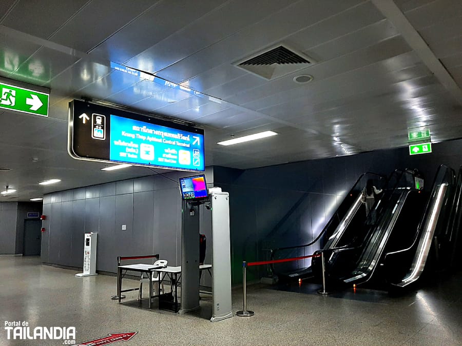 Conexión con el metro de Bangkok