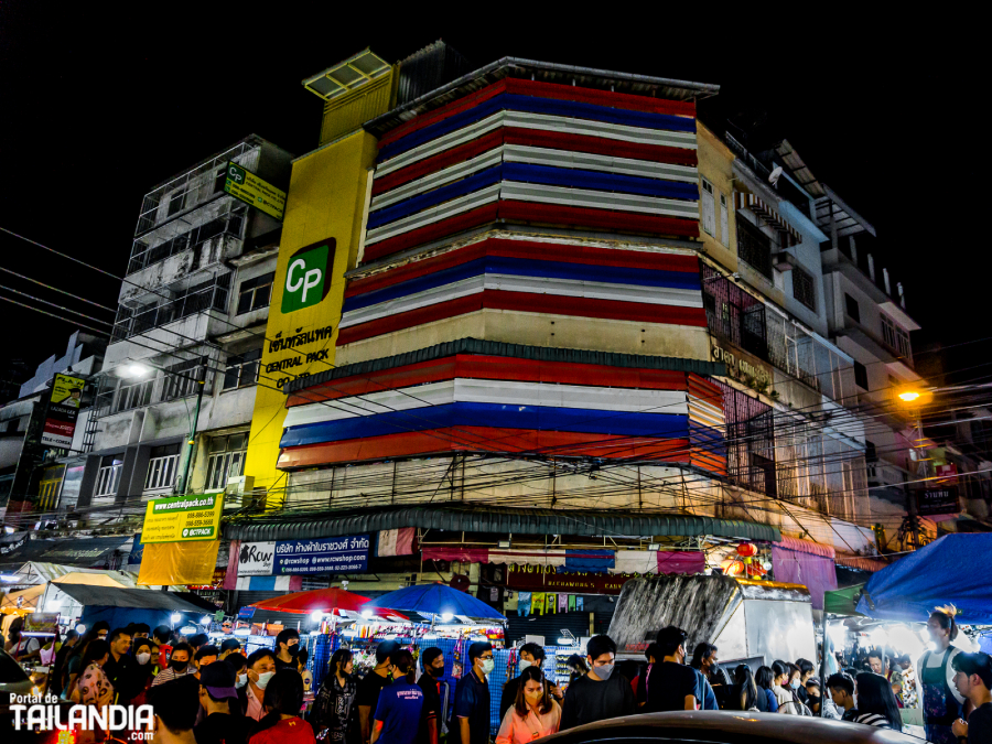 Sampeng Market de noche, el mercado de las gangas de Bangkok